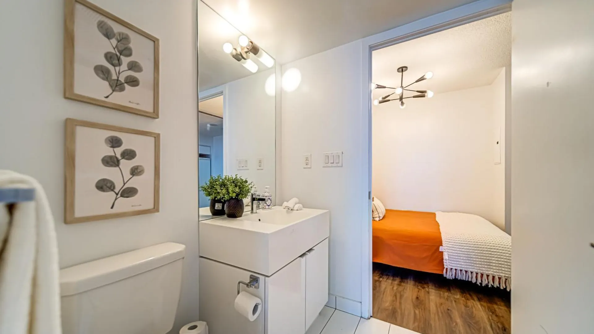 Ferienwohnung The Hideaway Hub Toronto Apartment